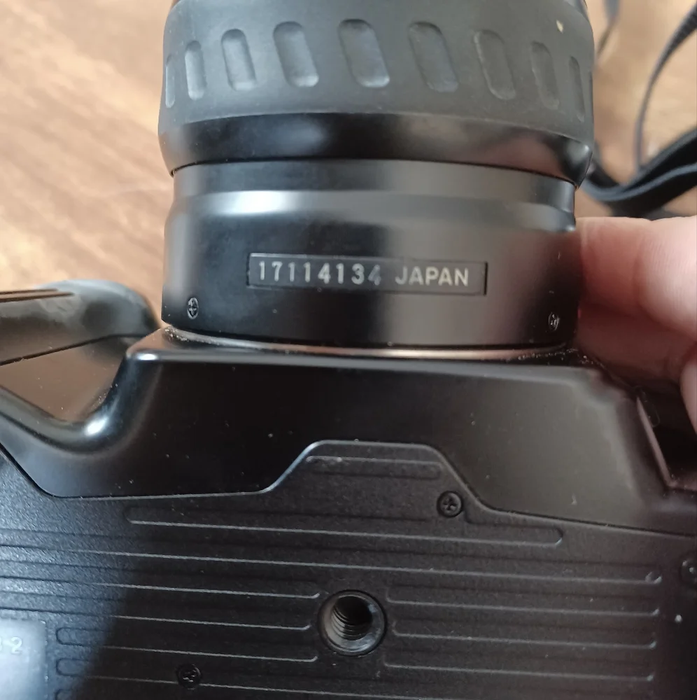 Minolta 3xi w/ Minolta 35-80mm Power Zoom lens